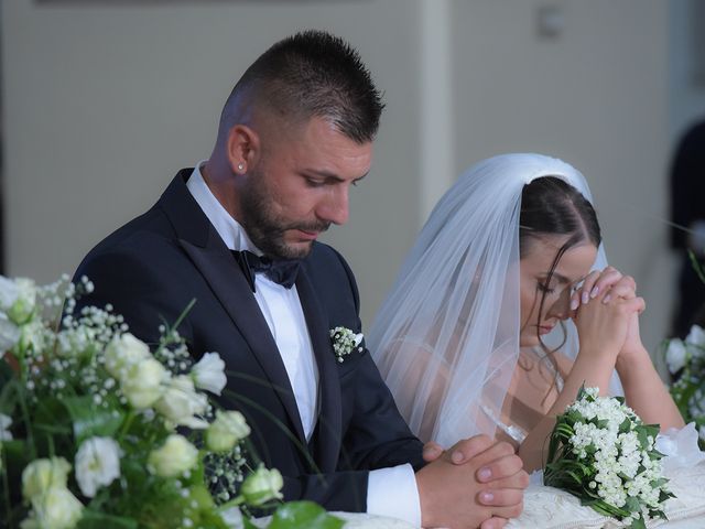 Il matrimonio di Valentina e Vittorio a Pisticci, Matera 20
