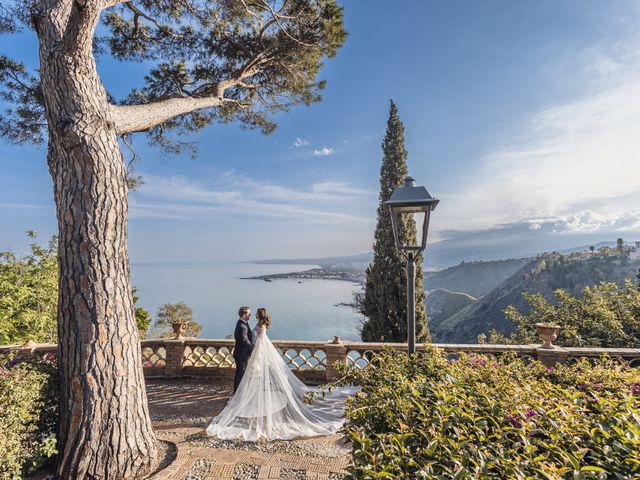 Il matrimonio di Nicholas e Jessica a Taormina, Messina 13