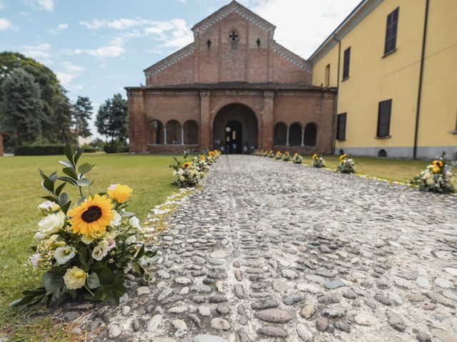 Il matrimonio di Luca e Veronica a Abbadia Cerreto, Lodi 24