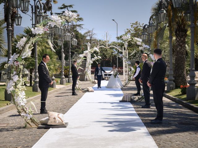 Il matrimonio di Valeria e Raffaele a Pompei, Napoli 32