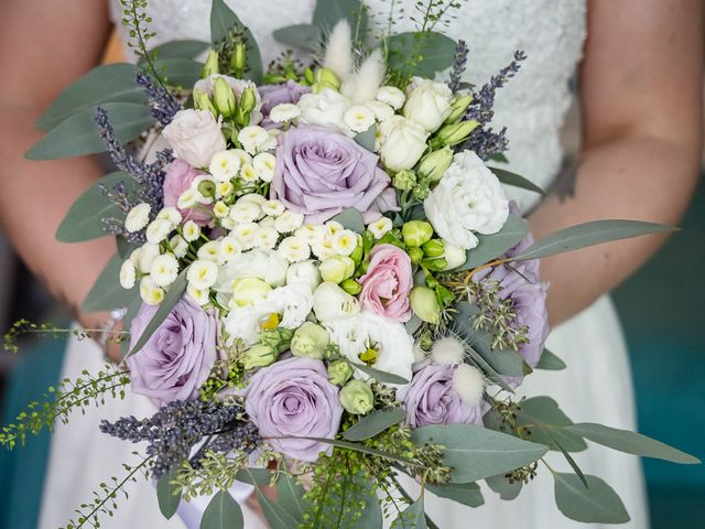 Il matrimonio di ALANAH e GABRIELE a Viverone, Biella 19