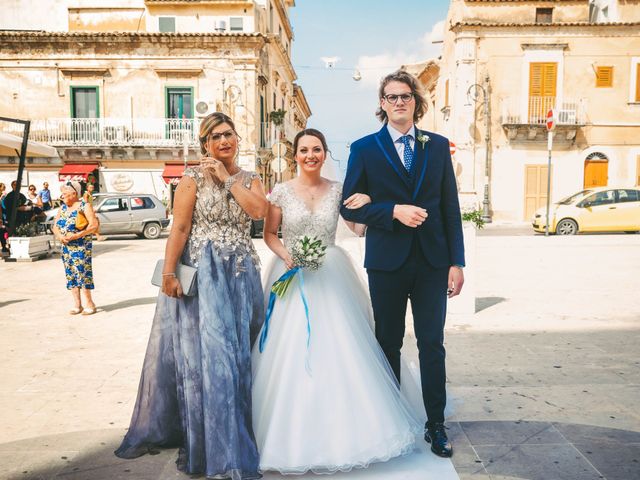 Il matrimonio di Valentina e Salvatore a Ragusa, Ragusa 30