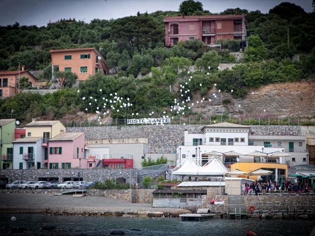 Il matrimonio di Cristiano e Ambra a Portovenere, La Spezia 43