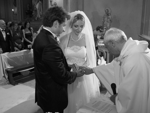 Il matrimonio di Simone e Elisa a Nemi, Roma 26