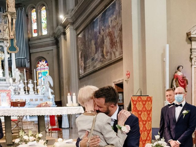 Il matrimonio di Matteo e Jennyfer a Sesto San Giovanni, Milano 33