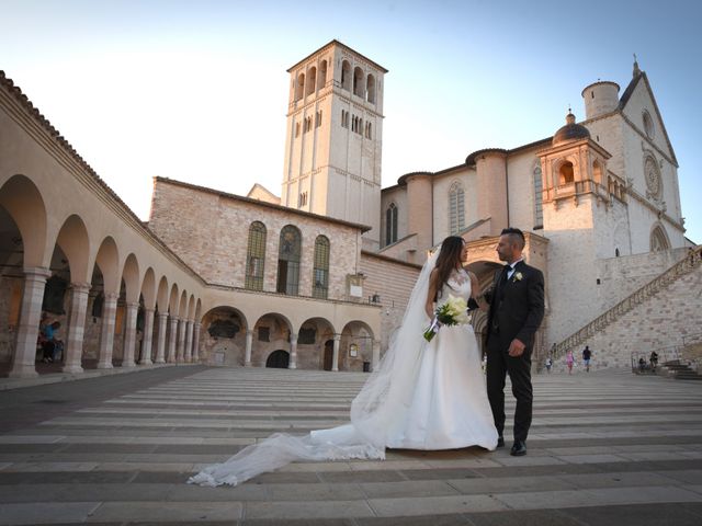 Il matrimonio di Luca e Lucila a Assisi, Perugia 33