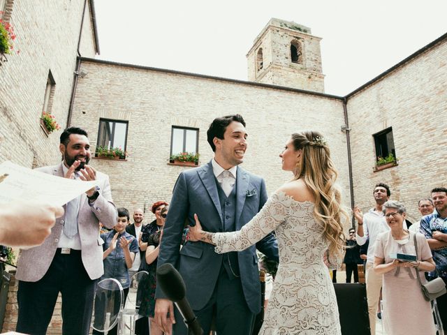 Il matrimonio di Marco e Anais a Città Sant&apos;Angelo, Pescara 19