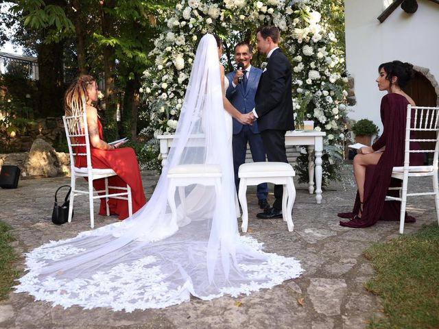 Il matrimonio di Léane  e Roberto  a Pontelatone, Caserta 5