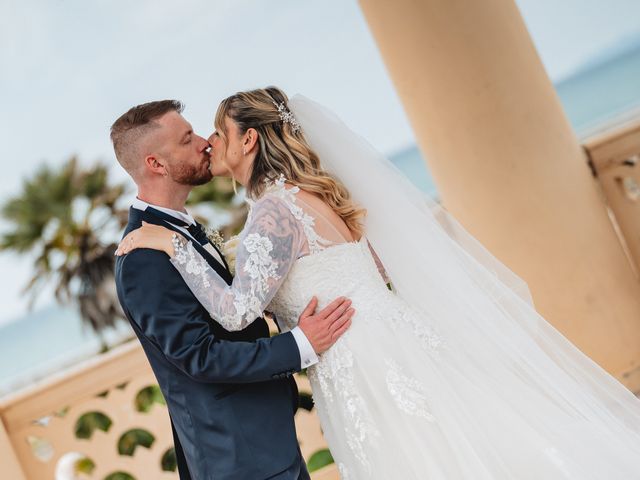 Il matrimonio di Matteo e Romina a Livorno, Livorno 32