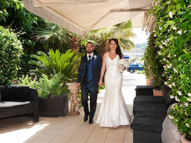 Il matrimonio di Roberto e Laura a Fermo, Fermo 28