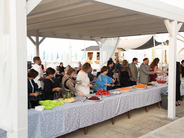 Il matrimonio di Roberto e Laura a Fermo, Fermo 34