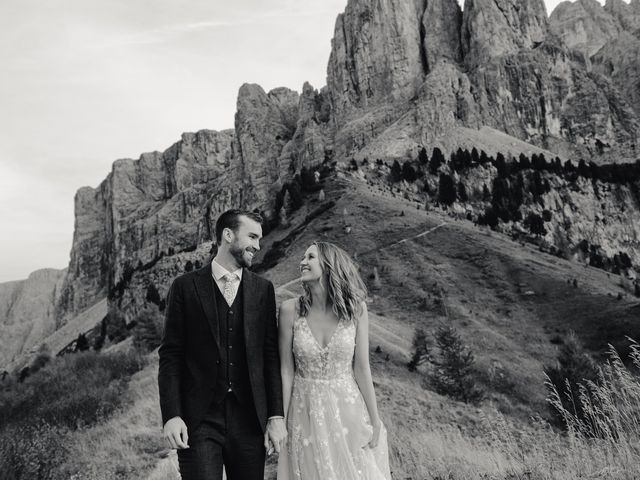 Il matrimonio di Sam e Amelia a Selva di Val Gardena-Wolkenstein in, Bolzano 1