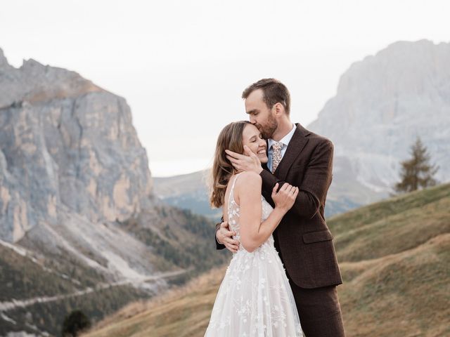 Il matrimonio di Sam e Amelia a Selva di Val Gardena-Wolkenstein in, Bolzano 36