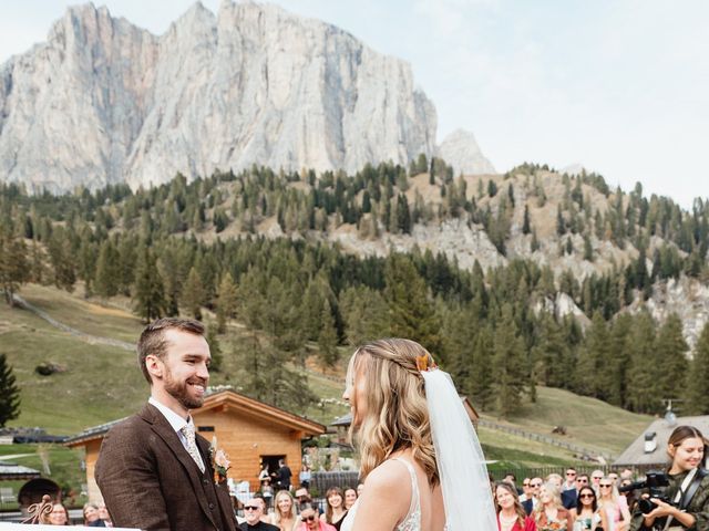 Il matrimonio di Sam e Amelia a Selva di Val Gardena-Wolkenstein in, Bolzano 66