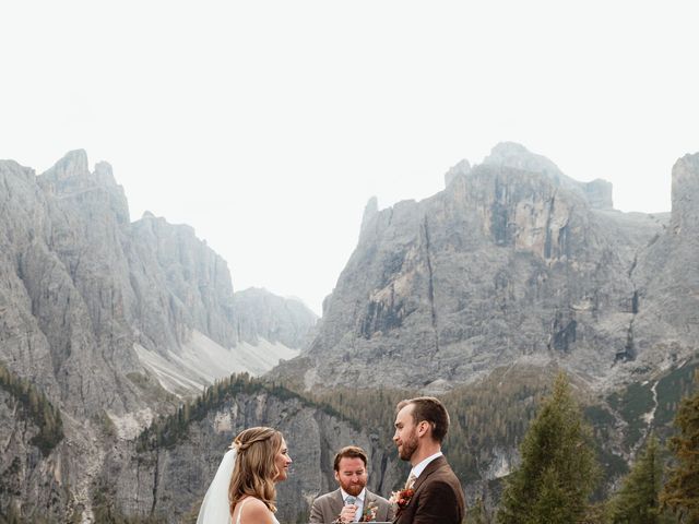 Il matrimonio di Sam e Amelia a Selva di Val Gardena-Wolkenstein in, Bolzano 80