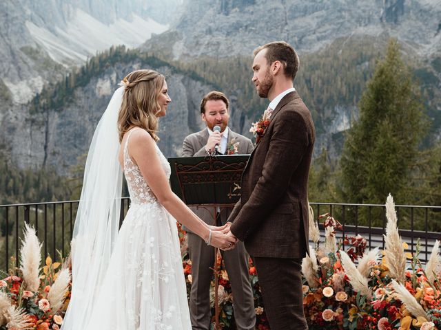 Il matrimonio di Sam e Amelia a Selva di Val Gardena-Wolkenstein in, Bolzano 81