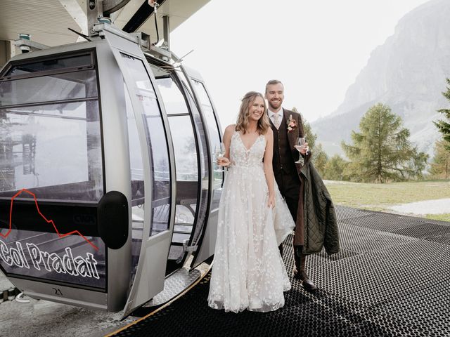 Il matrimonio di Sam e Amelia a Selva di Val Gardena-Wolkenstein in, Bolzano 87