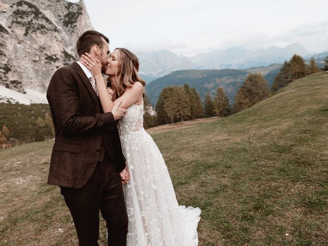 Il matrimonio di Sam e Amelia a Selva di Val Gardena-Wolkenstein in, Bolzano 92
