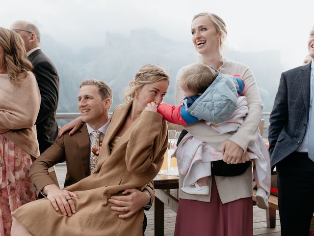 Il matrimonio di Sam e Amelia a Selva di Val Gardena-Wolkenstein in, Bolzano 107