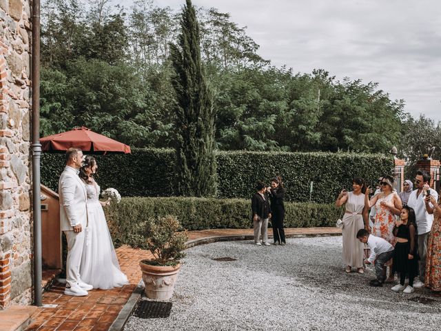 Il matrimonio di Gokce e Burak a Lucca, Lucca 10