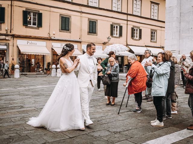 Il matrimonio di Gokce e Burak a Lucca, Lucca 21