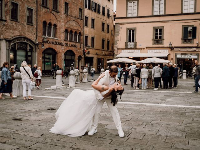 Il matrimonio di Gokce e Burak a Lucca, Lucca 23