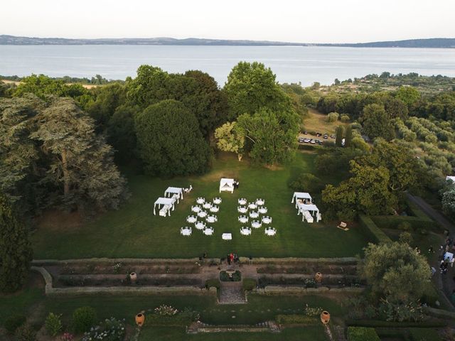 Il matrimonio di raffaella e devis a Bracciano, Roma 55