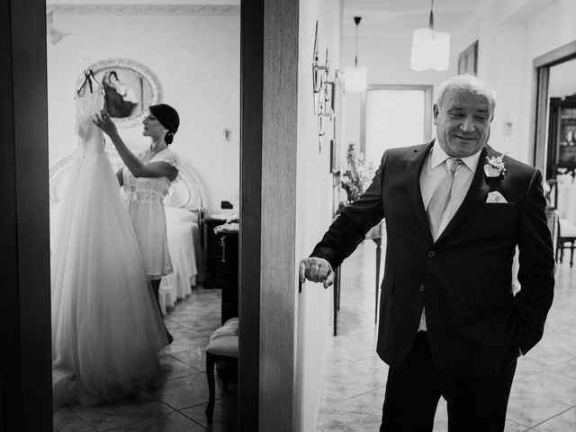 Il matrimonio di Dennis e Imma a Cirò Marina, Crotone 20
