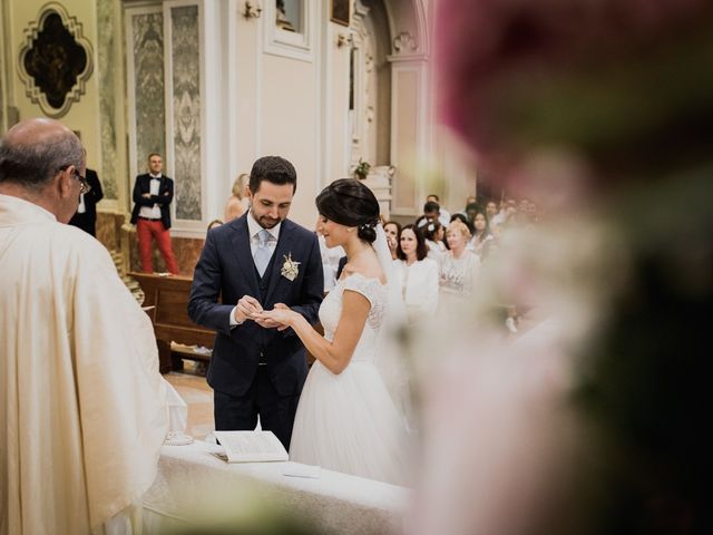 Il matrimonio di Dennis e Imma a Cirò Marina, Crotone 39