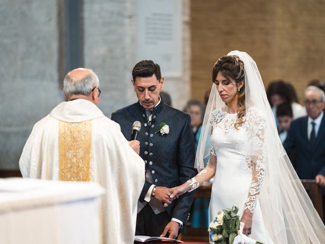 Il matrimonio di Estefania e Simone a Macerata, Macerata 32