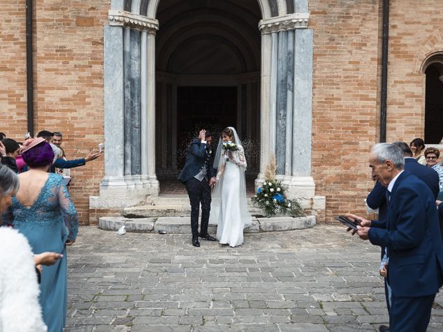 Il matrimonio di Estefania e Simone a Macerata, Macerata 41
