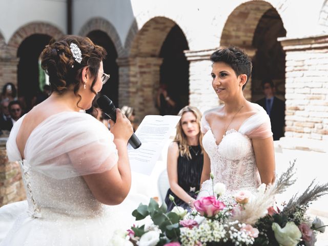 Il matrimonio di Arianna e Daniela a Morro d&apos;Oro, Teramo 12