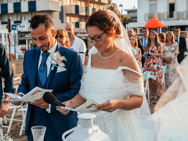 Il matrimonio di Fabio e Lara a Bellaria-Igea Marina, Rimini 10
