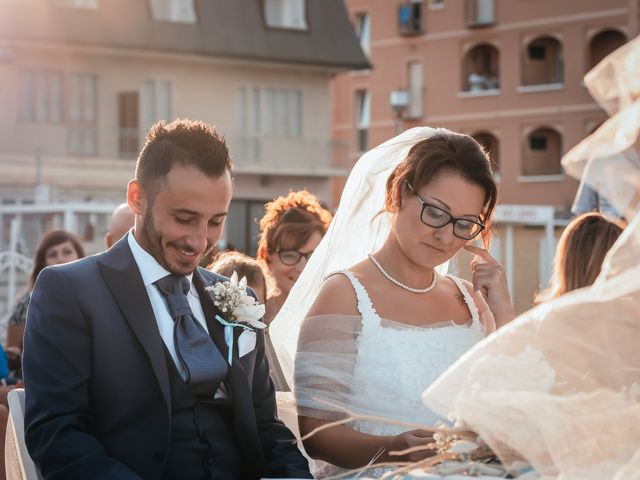 Il matrimonio di Fabio e Lara a Bellaria-Igea Marina, Rimini 17