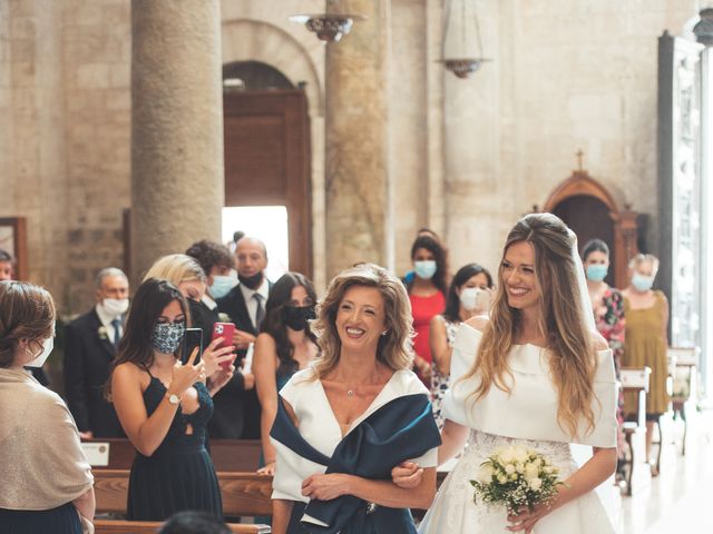 Il matrimonio di Roger e Angela a Barletta, Bari 14