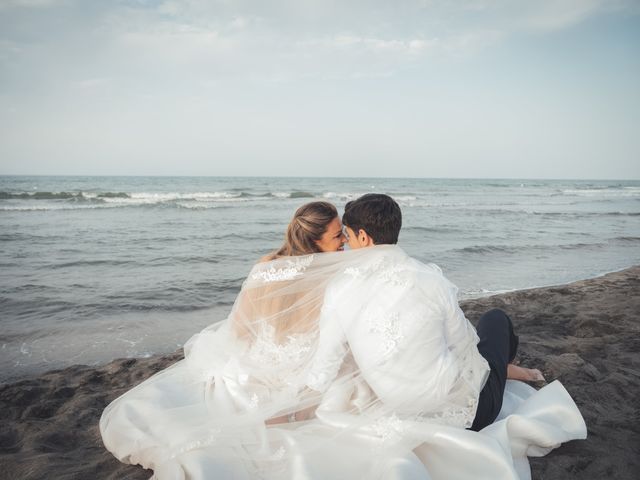 Il matrimonio di Roger e Angela a Barletta, Bari 23