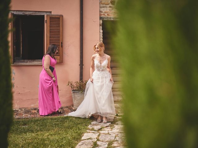 Il matrimonio di Boris e Vanessa a Sant&apos;Ippolito, Pesaro - Urbino 37