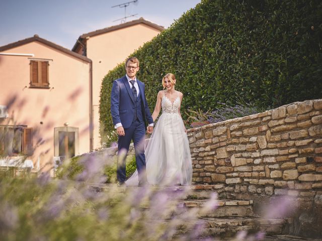 Il matrimonio di Boris e Vanessa a Sant&apos;Ippolito, Pesaro - Urbino 41