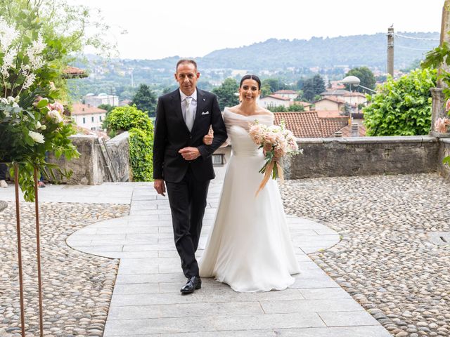 Il matrimonio di Luca e Cristina a Airuno, Lecco 15