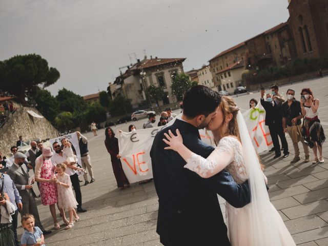 Il matrimonio di Simone e Claudia a Prato, Prato 11