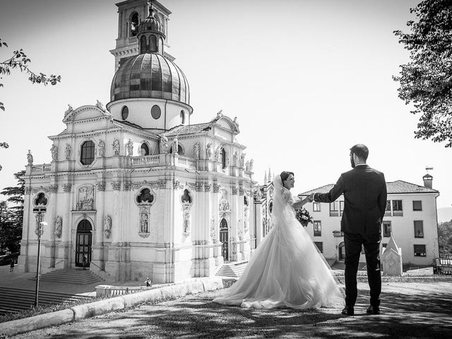 Il matrimonio di Luca e Debora a Monticello Conte Otto, Vicenza 5