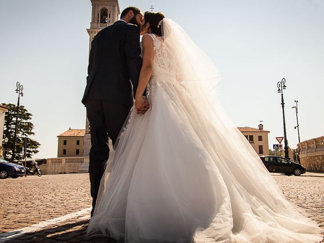 Il matrimonio di Luca e Debora a Monticello Conte Otto, Vicenza 31