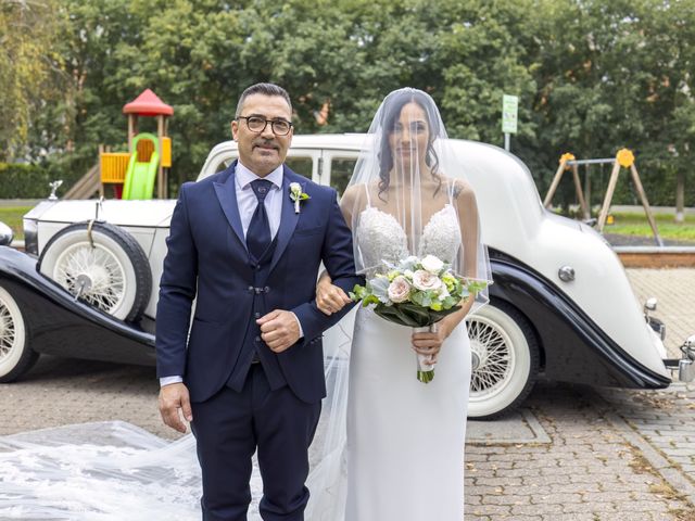 Il matrimonio di Dario e Miriana a Rozzano, Milano 27