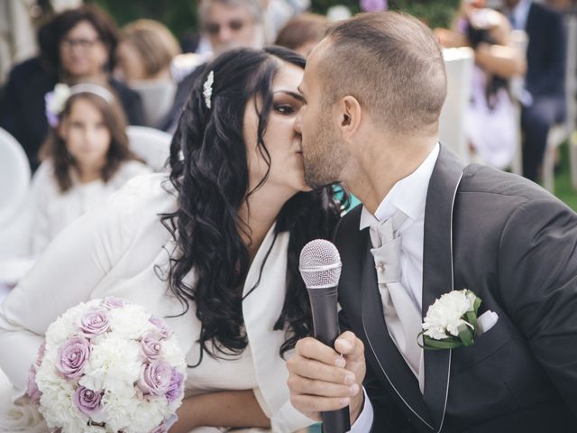 Il matrimonio di Francesco e Sarah a Luino, Varese 13