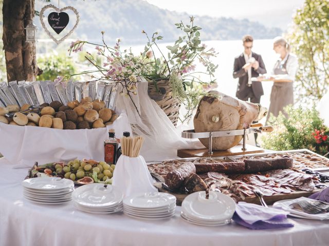 Il matrimonio di Francesco e Sarah a Luino, Varese 15