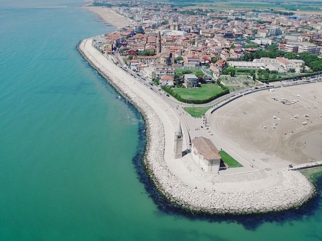 Il matrimonio di Massimiliano e Mariana a Caorle, Venezia 15