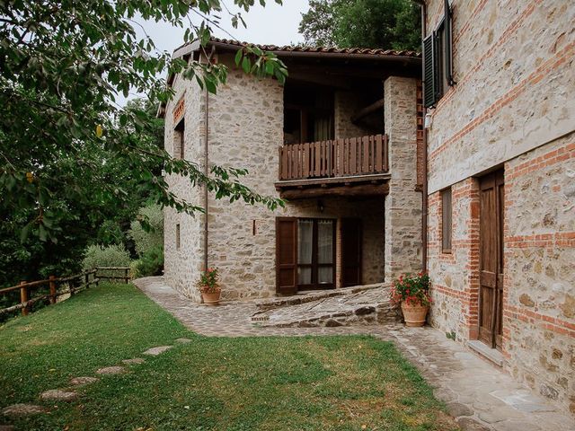 Il matrimonio di Barry e Emira a Barga, Lucca 4