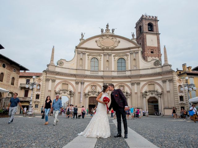 Il matrimonio di Andrea Curti e Monica Vicino a Vigevano, Pavia 25