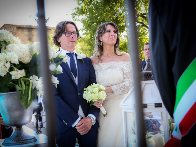 Il matrimonio di Antonio e Erika a Carmignano, Prato 16