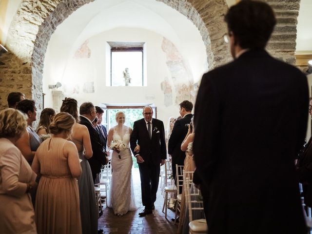 Il matrimonio di Max e Carolin a Pietralunga, Perugia 18